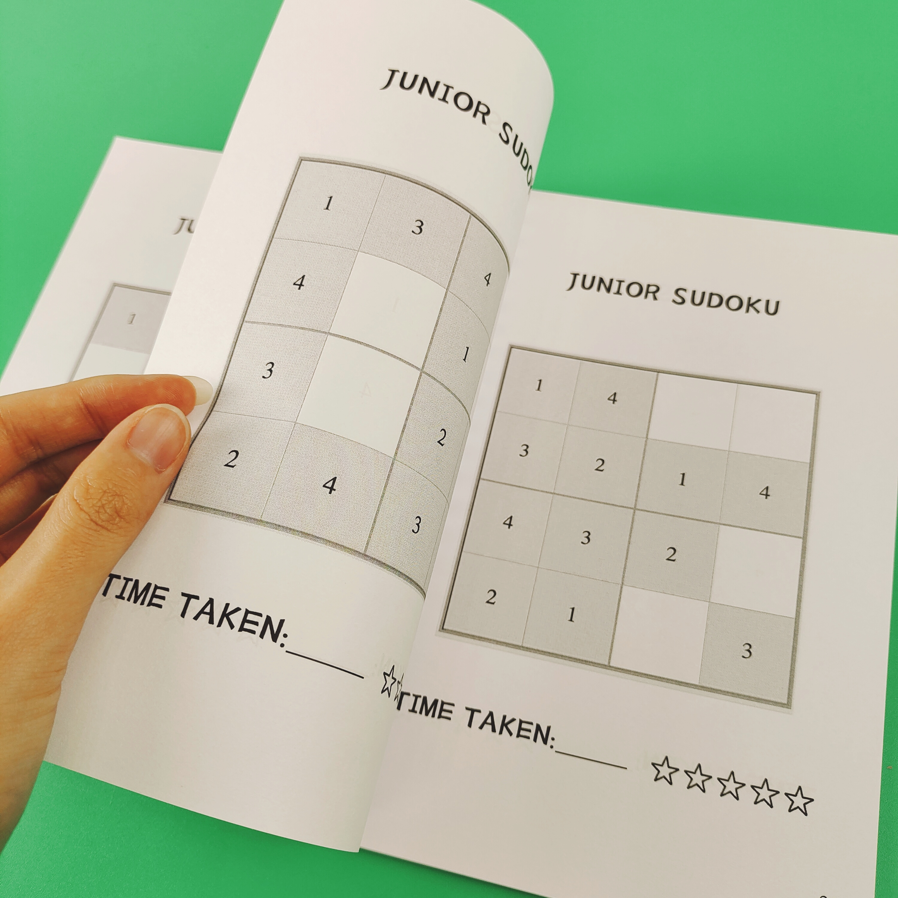 Kids Education Help - Sudoku for Kids: หนังสือปริศนาที่สนุกและมีการศึกษาเพื่อช่วยให้เด็กพัฒนาการคิดเชิงตรรกะและความสนใจต่อรายละเอียด